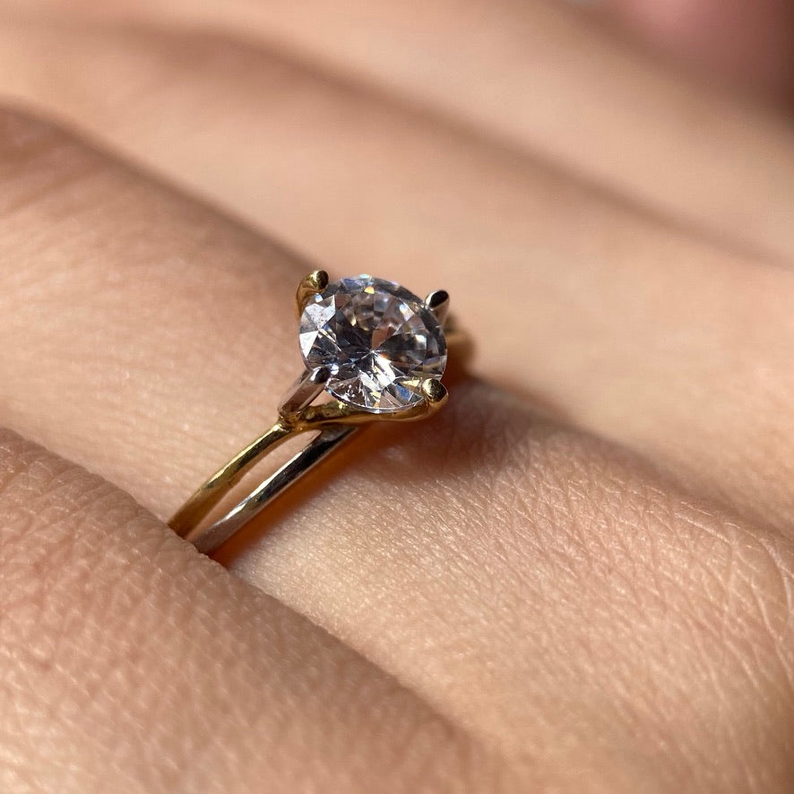 Anillo de compromiso en oro