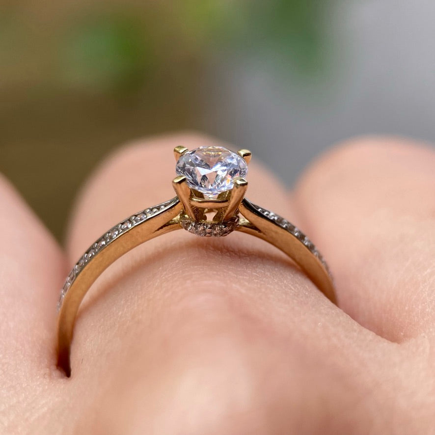 Anillo de compromiso en oro