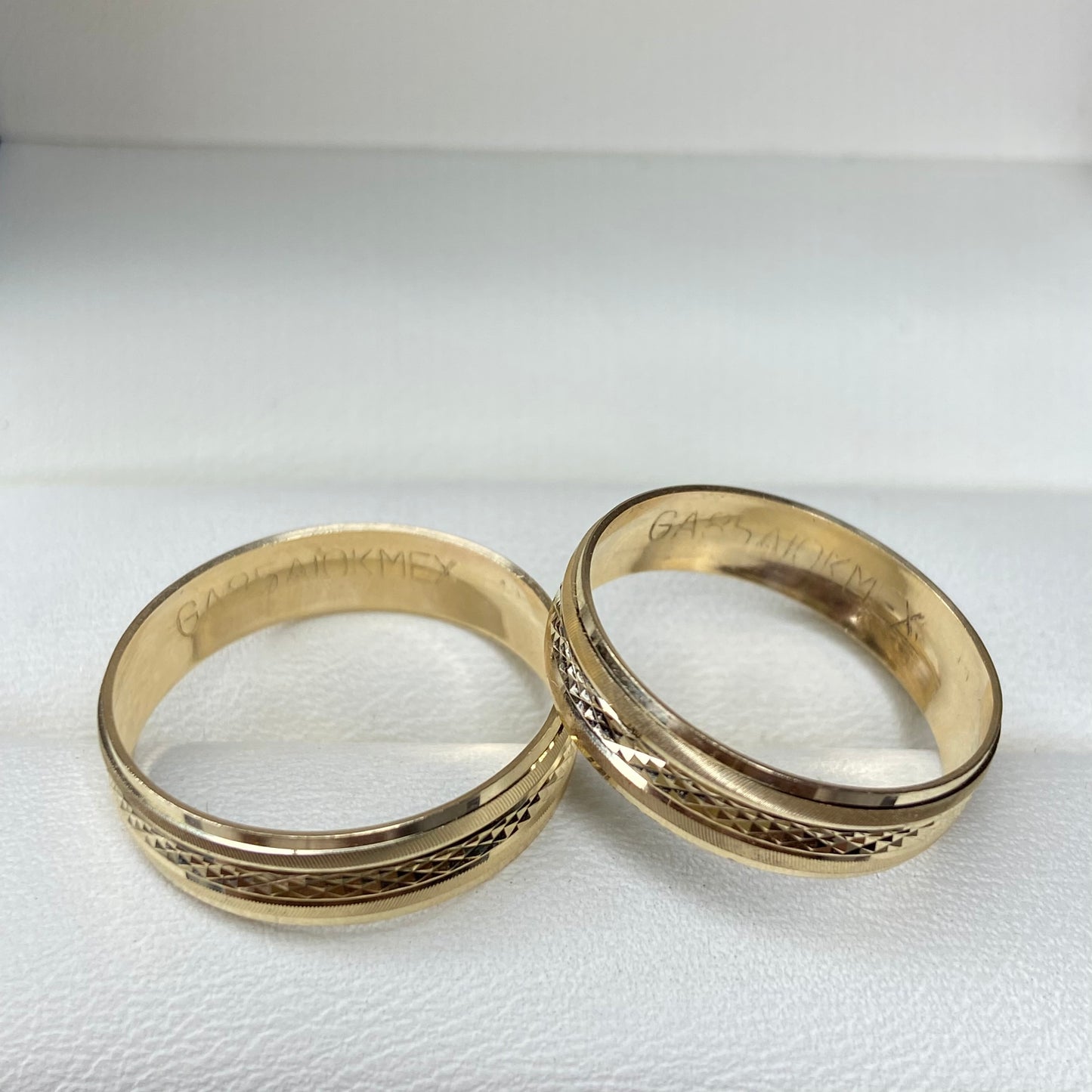 Dúo de Argollas de Compromiso Harold en Oro Amarillo de 10k 4mm