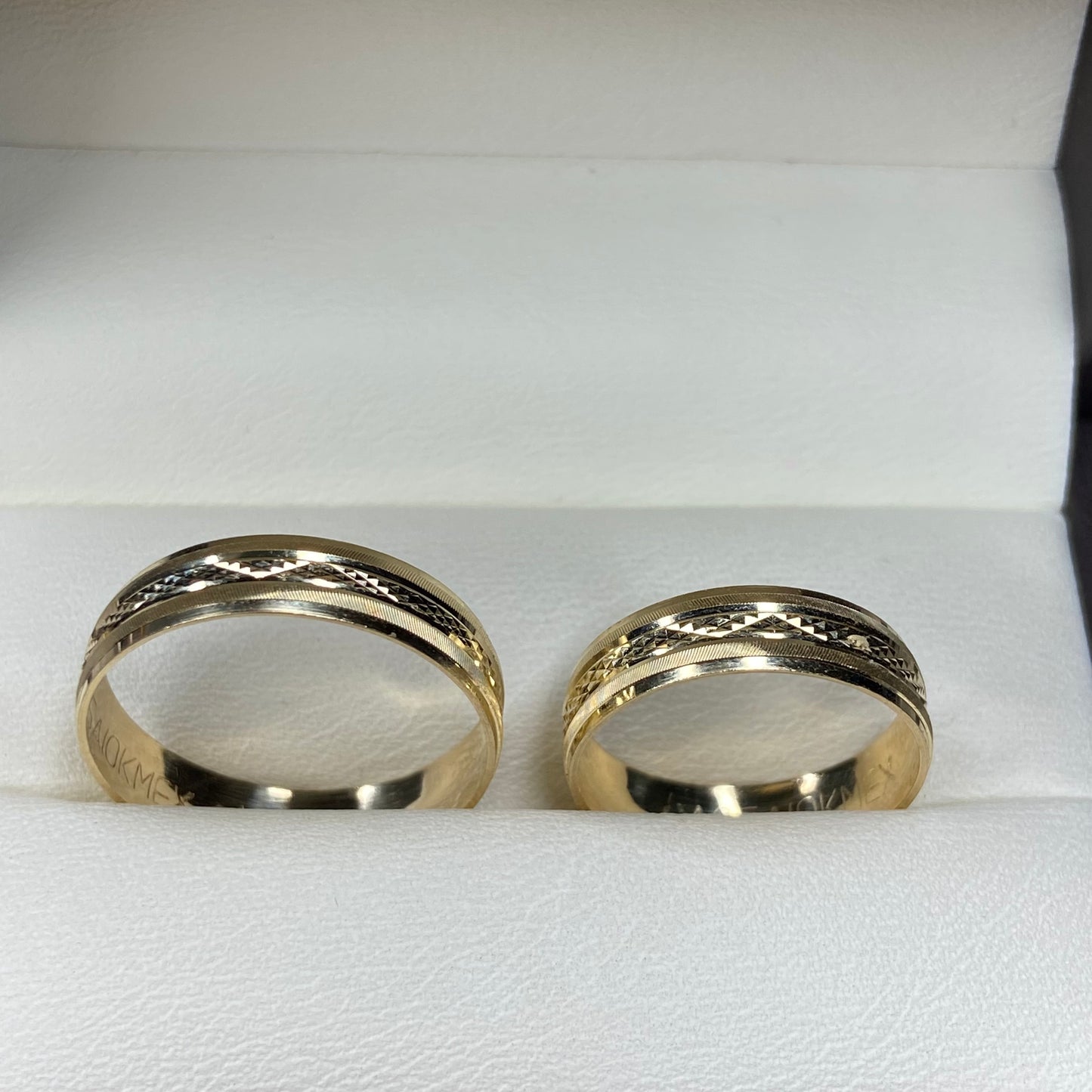 Dúo de Argollas de Compromiso Harold en Oro Amarillo de 10k 4mm