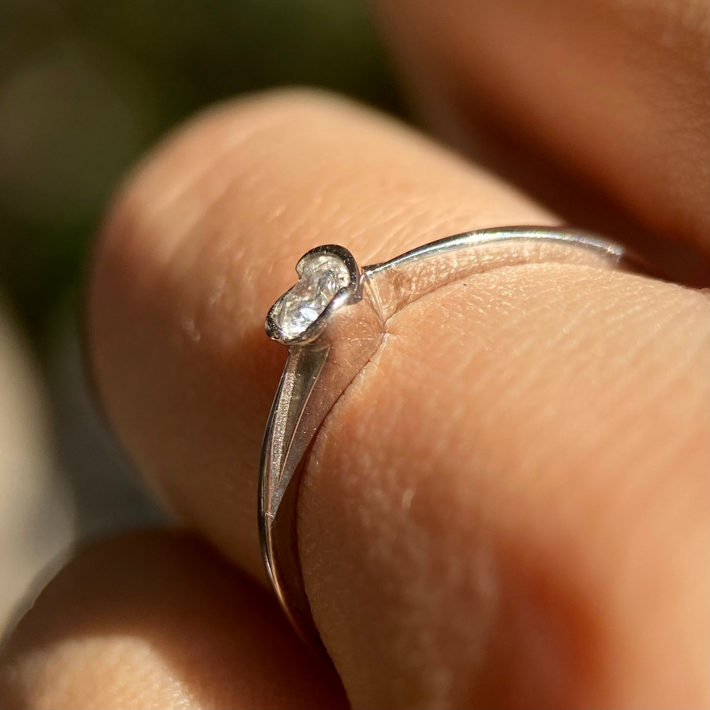 Anillo en oro blanco 14k con diamante natural .14cts Mod: OF1243