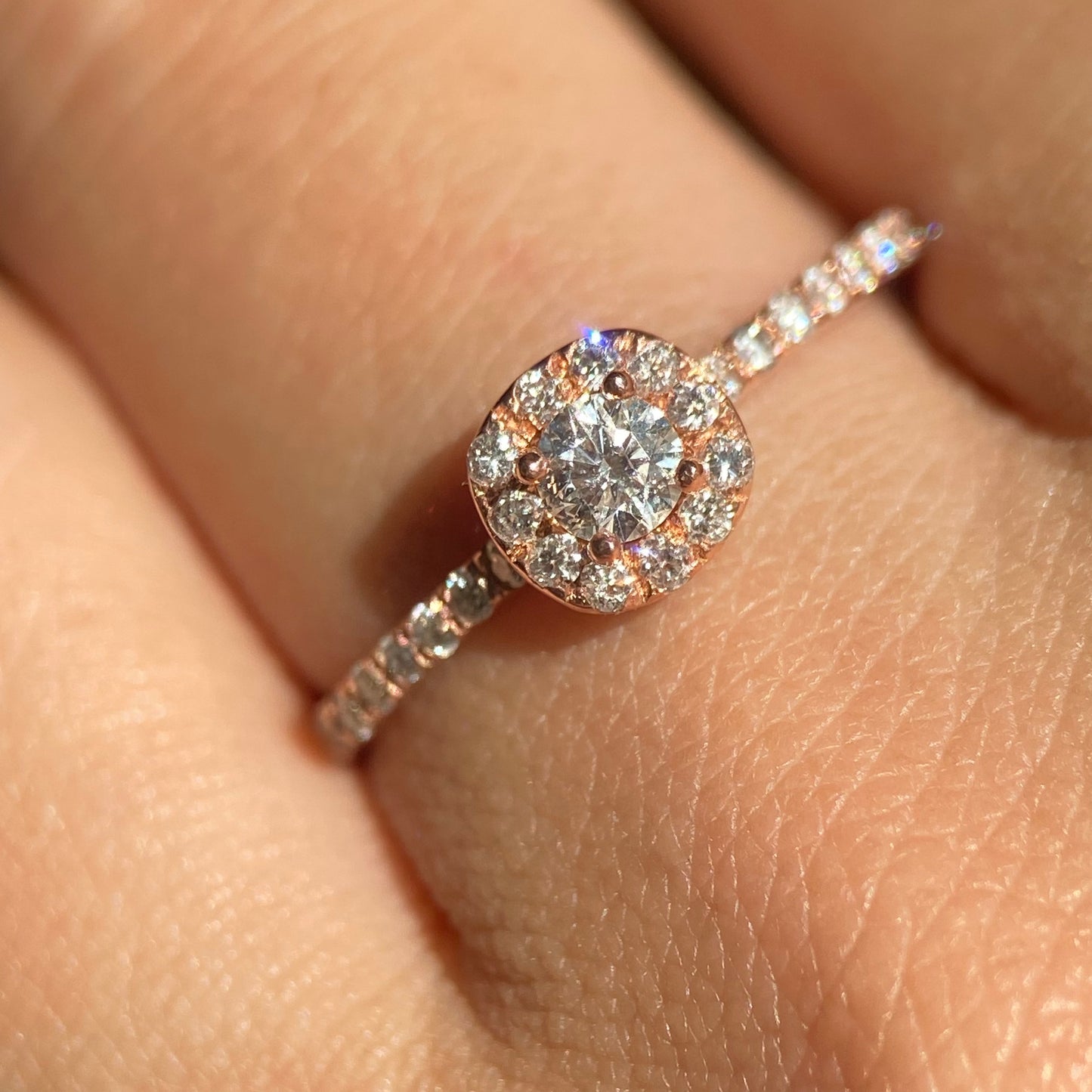 Anillo en oro rosa 14k con diamantes naturales .21 L .21 cts Mod: OF1692