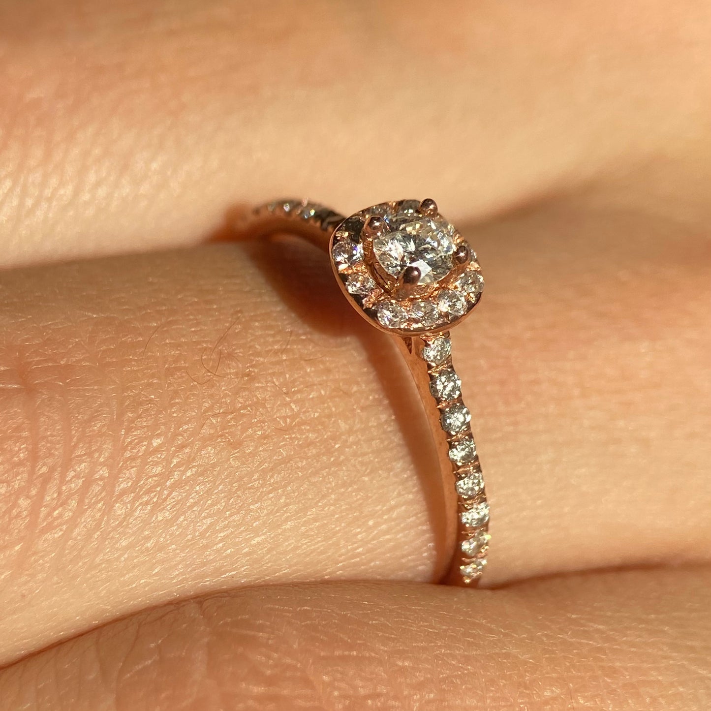 Anillo en oro rosa 14k con diamantes naturales .21 L .21 cts Mod: OF1692