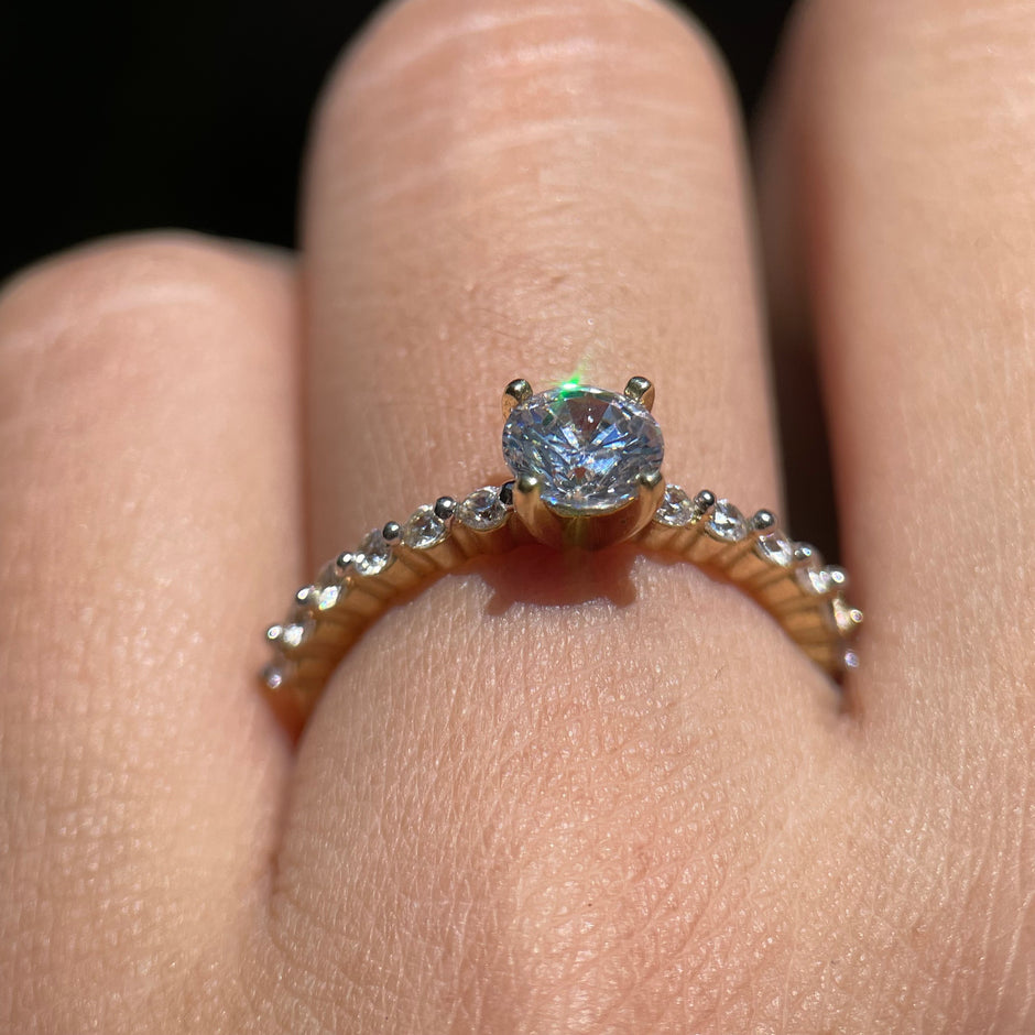 Anillo de compromiso en oro