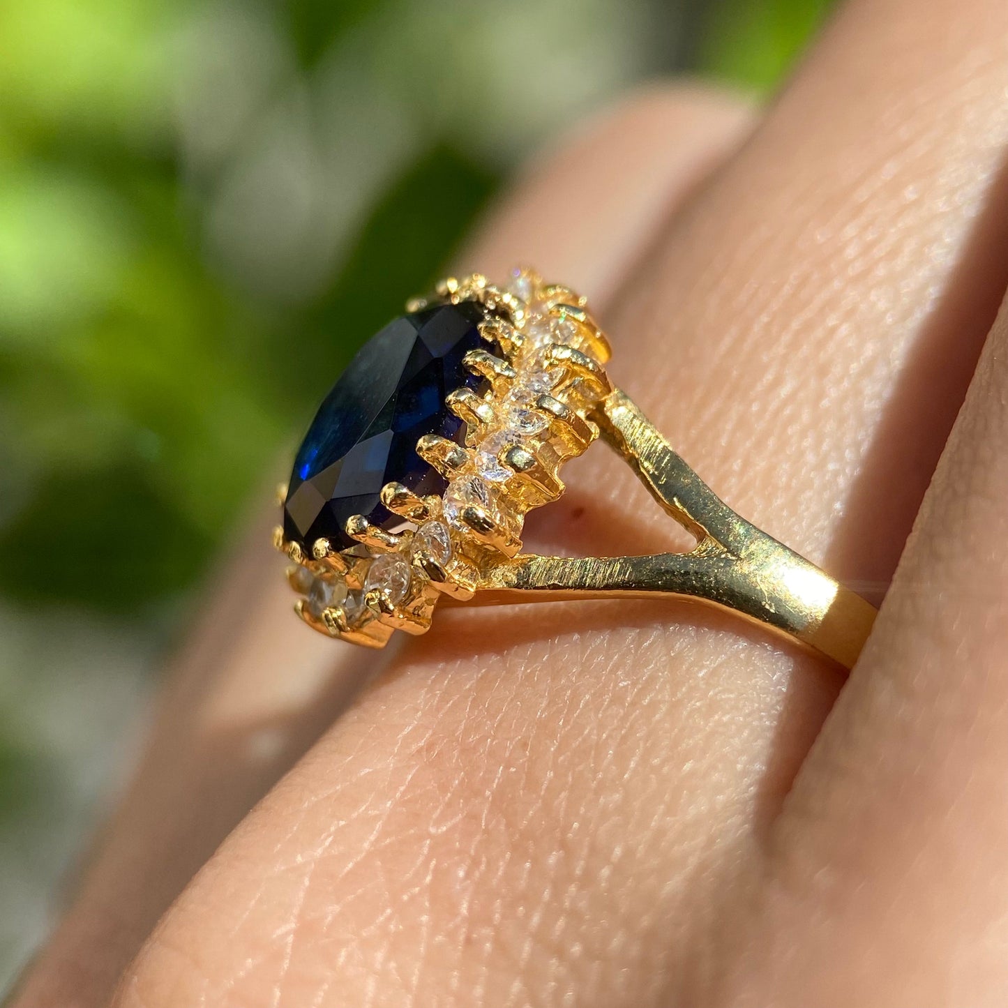 Anillo Renata en oro (Lady Di)