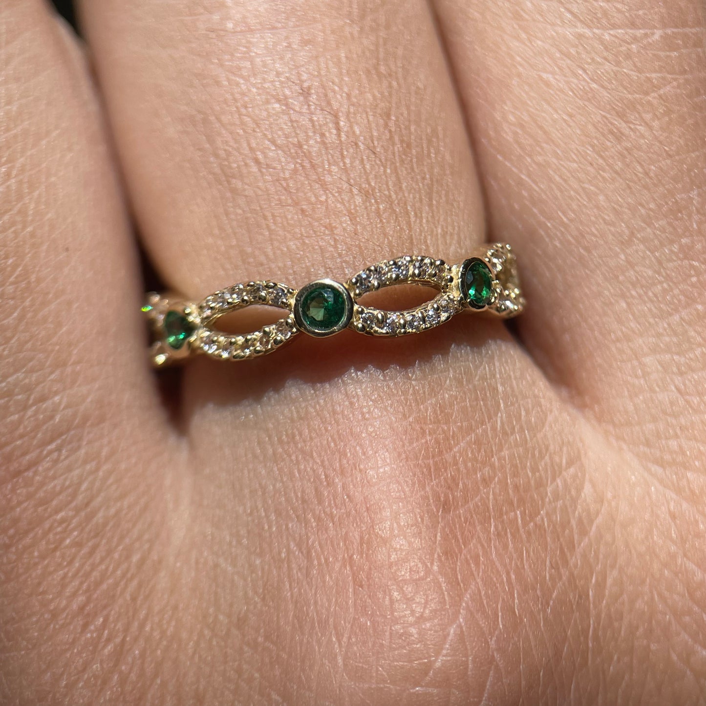 Anillo en Oro amarillo de 10k con Circonia Cod: MAN193