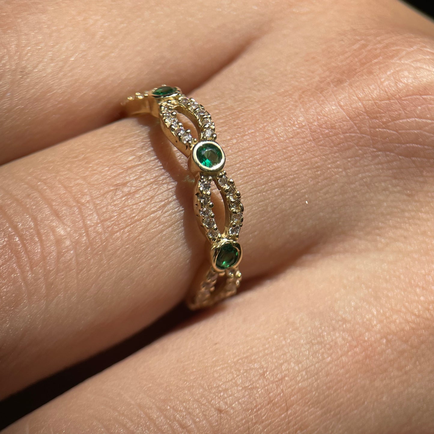 Anillo en Oro amarillo de 10k con Circonia Cod: MAN193