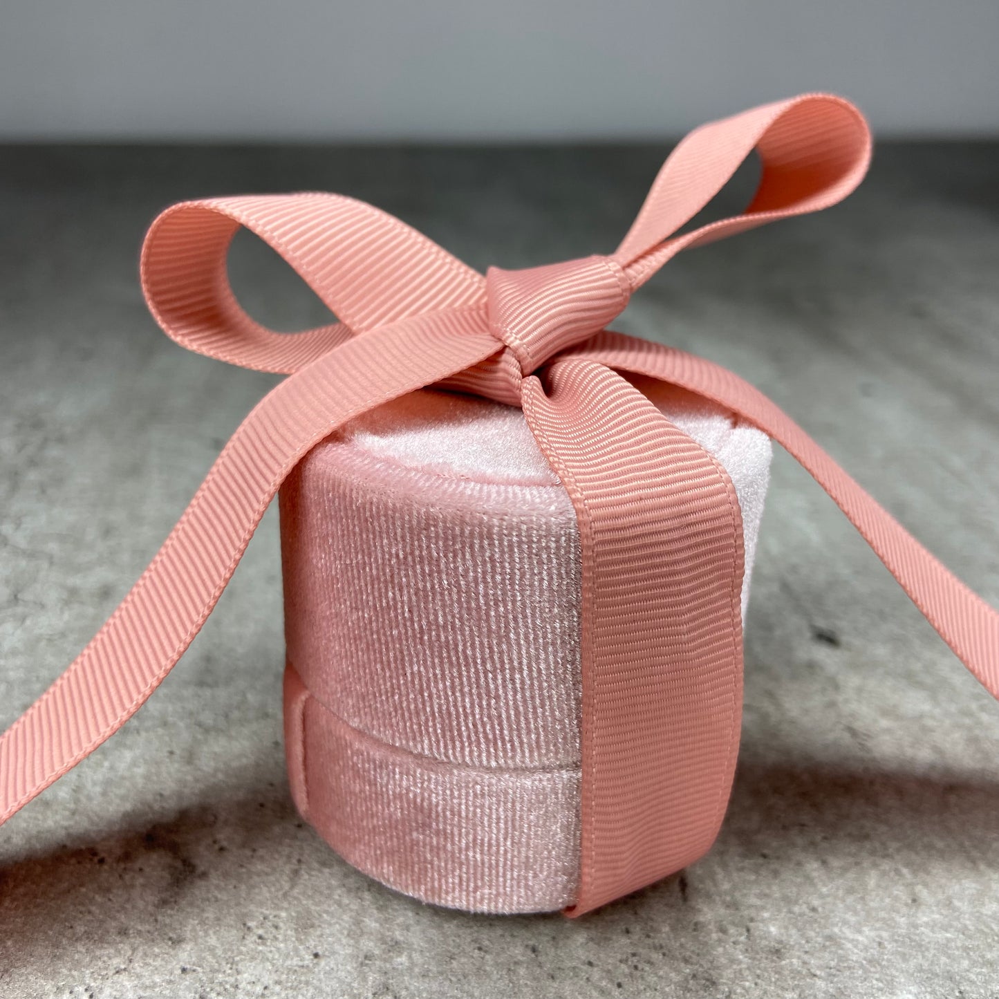 Estuche para broquel / anillo de terciopelo color rosa (no incluye joya)
