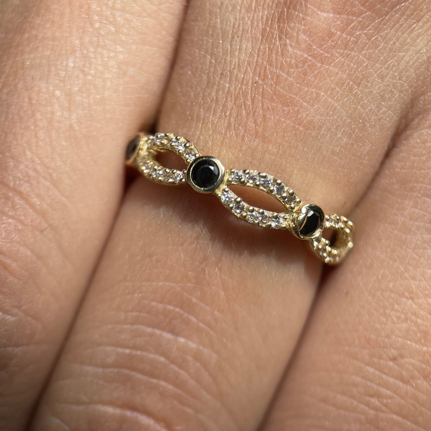 Ring in 10k yellow gold with Zirconia Cod: MAN192