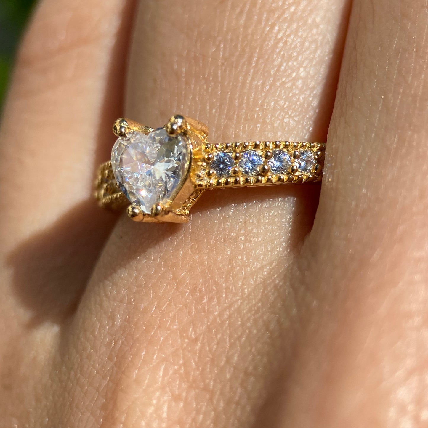 Anillo Fanny en Plata con Baño de Oro Amarillo con Circonia Blanca