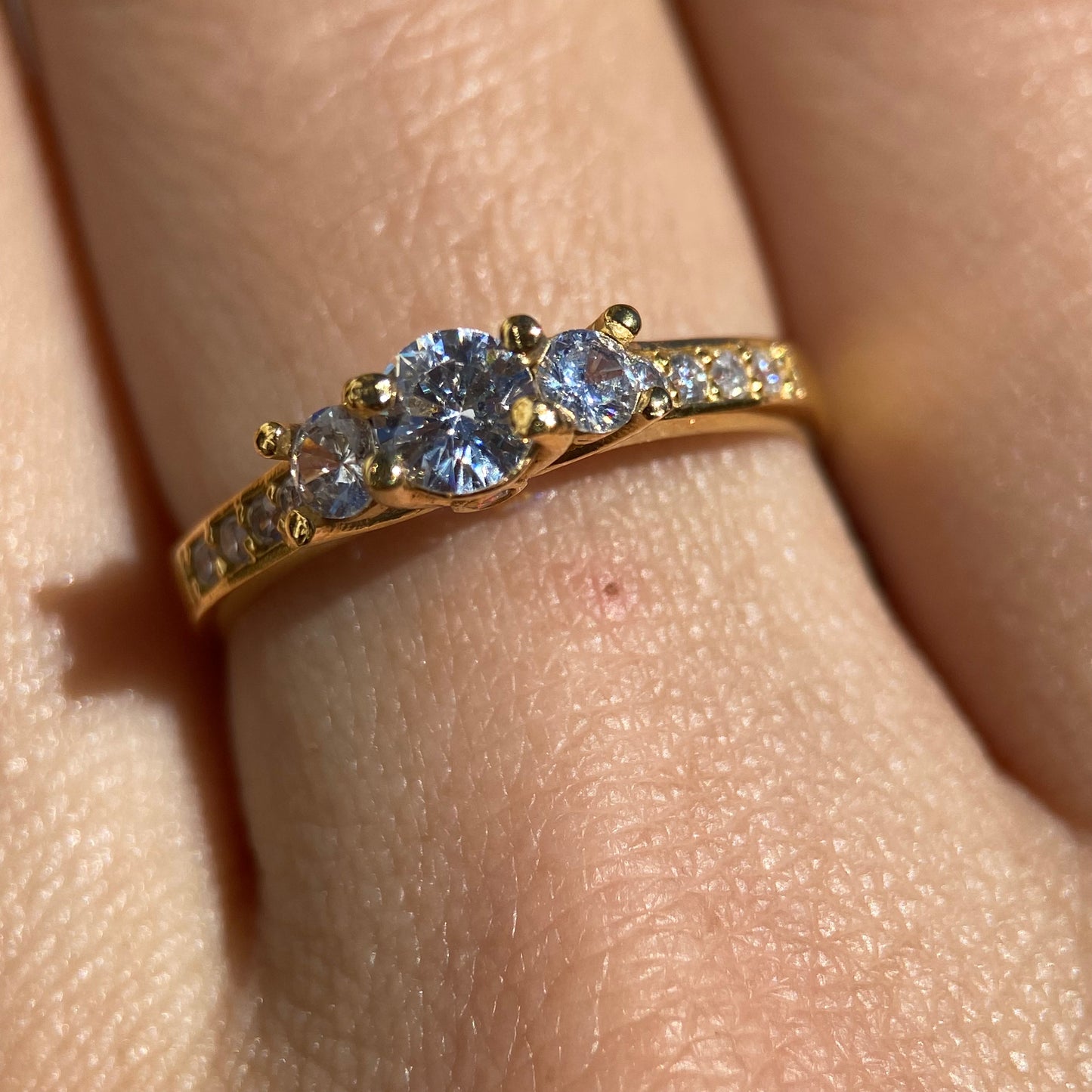 Anillo Cielo de Plata en Baño de Oro Amarillo con Circonia Blanca