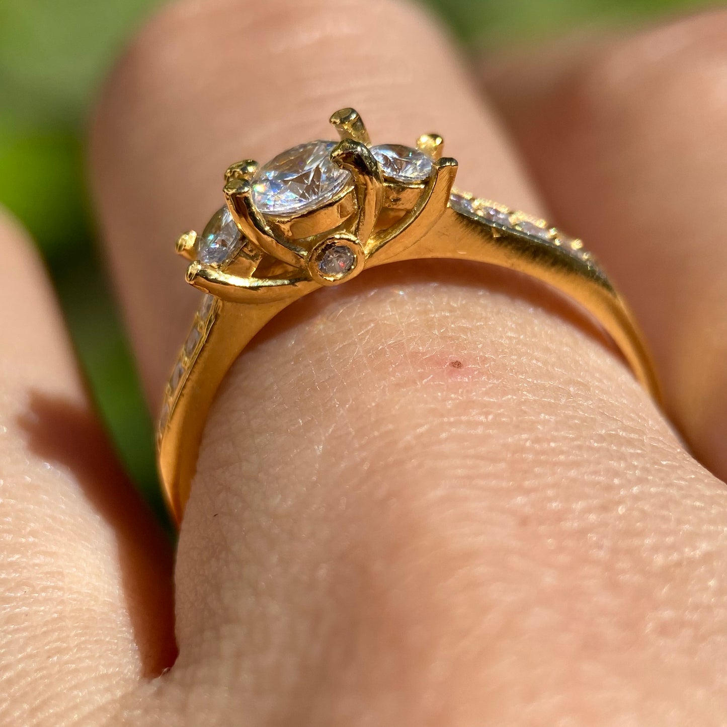 Anillo Cielo de Plata en Baño de Oro Amarillo con Circonia Blanca