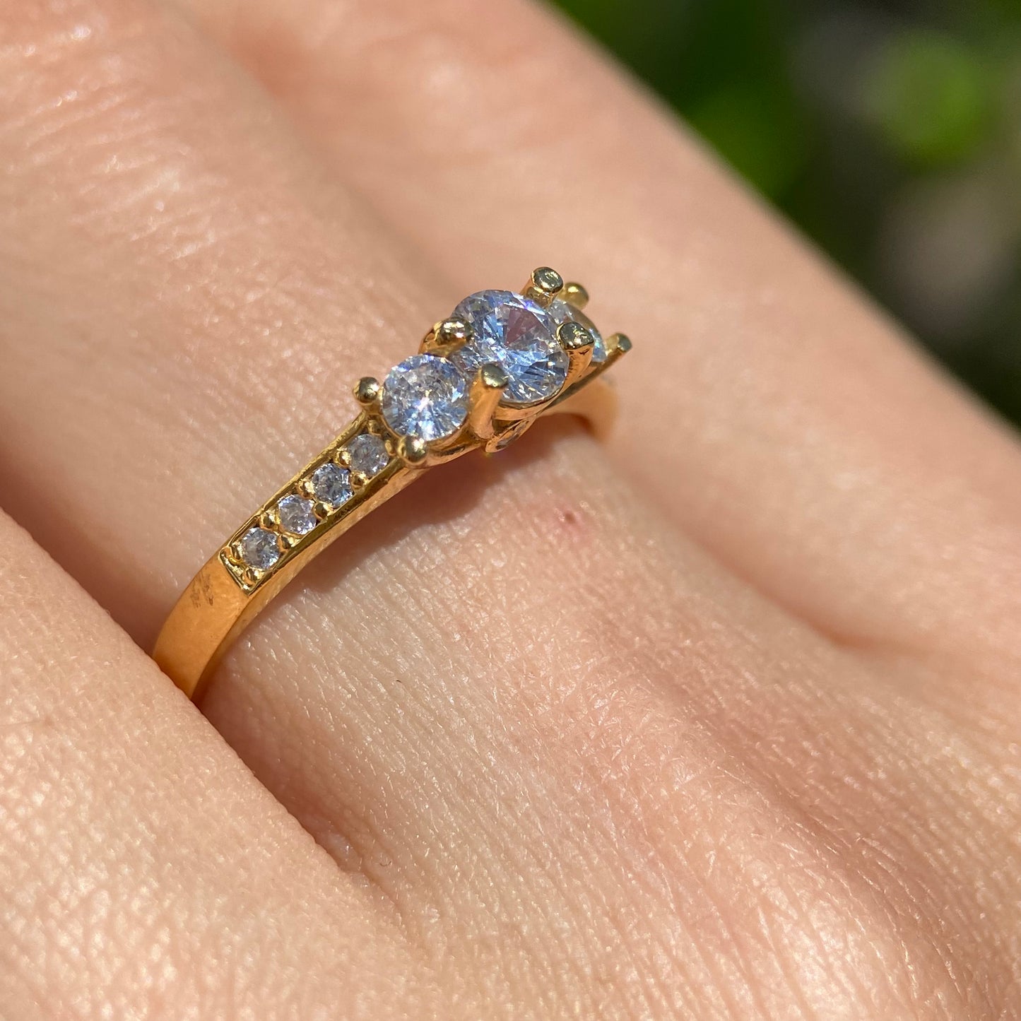 Anillo Cielo de Plata en Baño de Oro Amarillo con Circonia Blanca