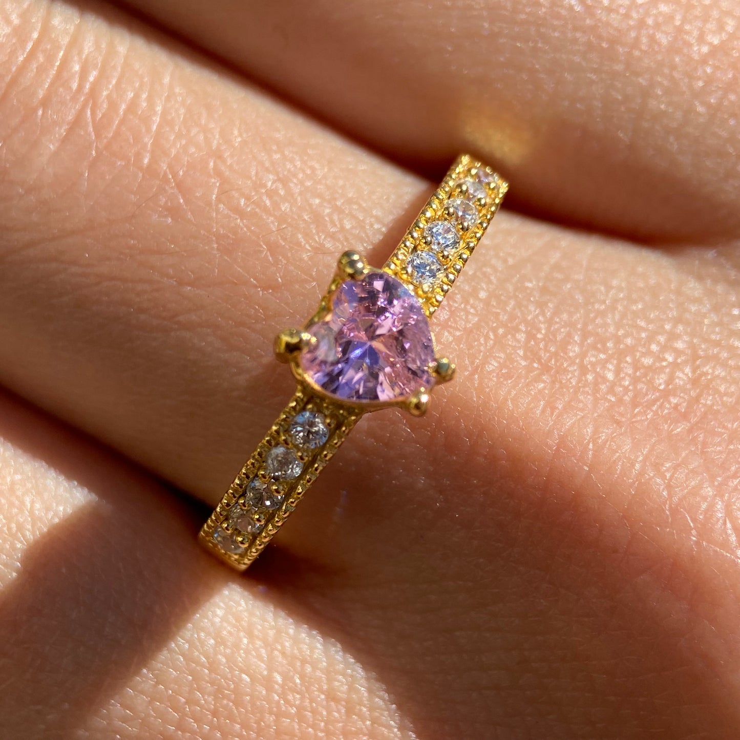 Anillo Fanny de Plata en Baño de Oro Amarillo con Circonia Rosa