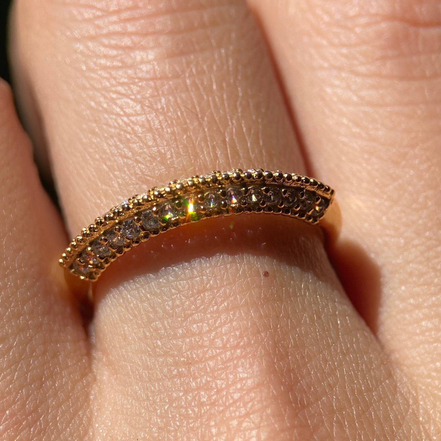 Anillo Elsie en Oro Amarillo 10k con circonias