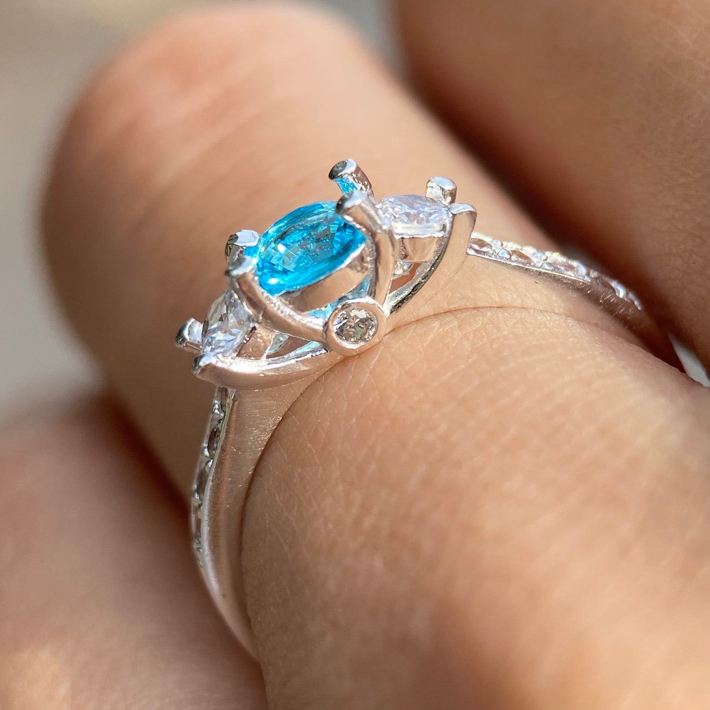 Anillo Cielo en Plata con Circonia Azul
