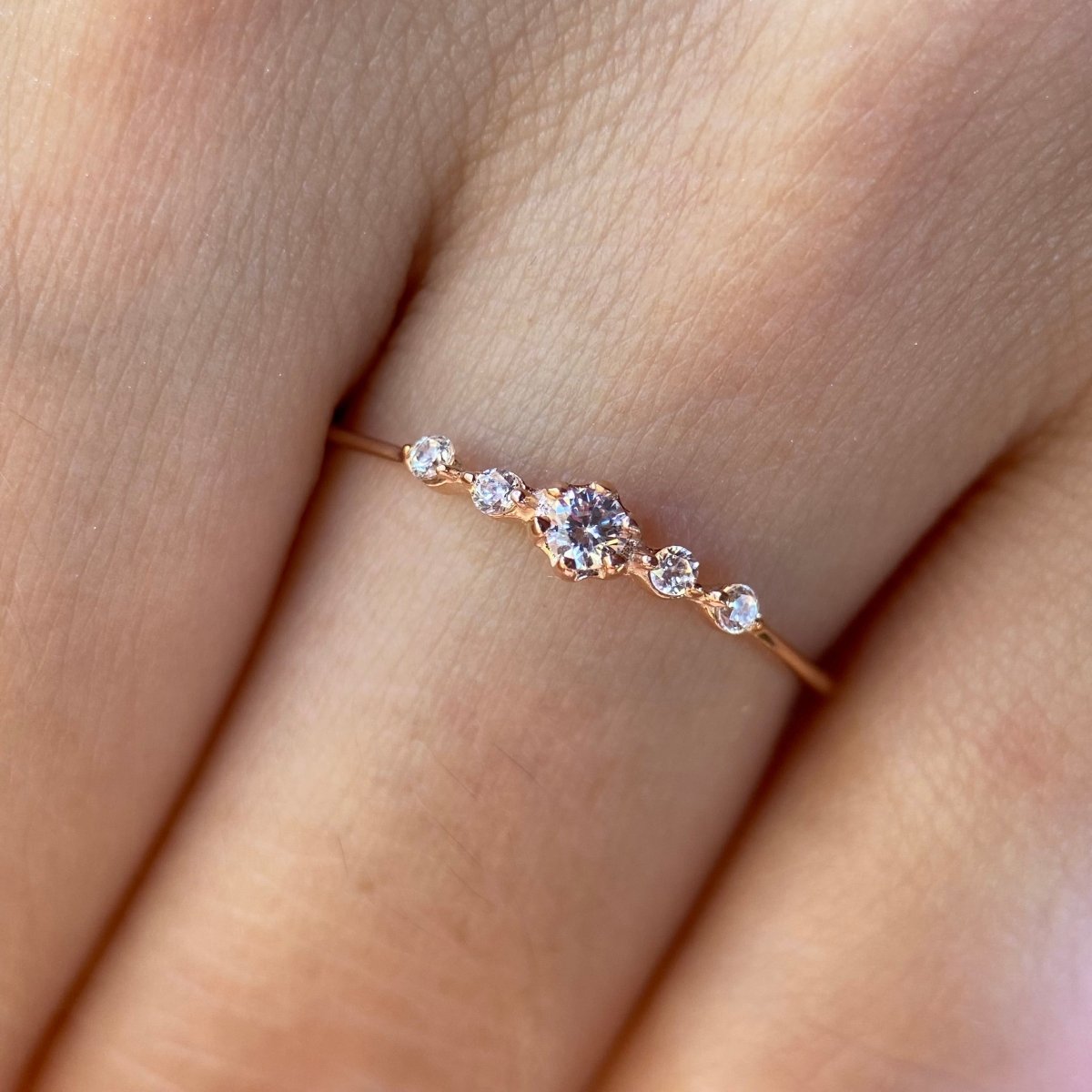 Anillo Ariana en oro rosa de 18k con circonias - Mouty Joyería