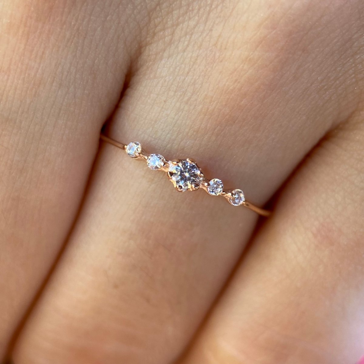 Anillo Ariana en oro rosa de 18k con circonias - Mouty Joyería