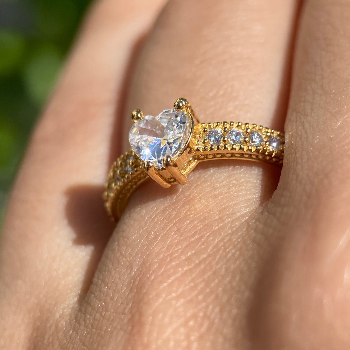 Anillo Fanny en Oro .50 ct - Mouty Joyería