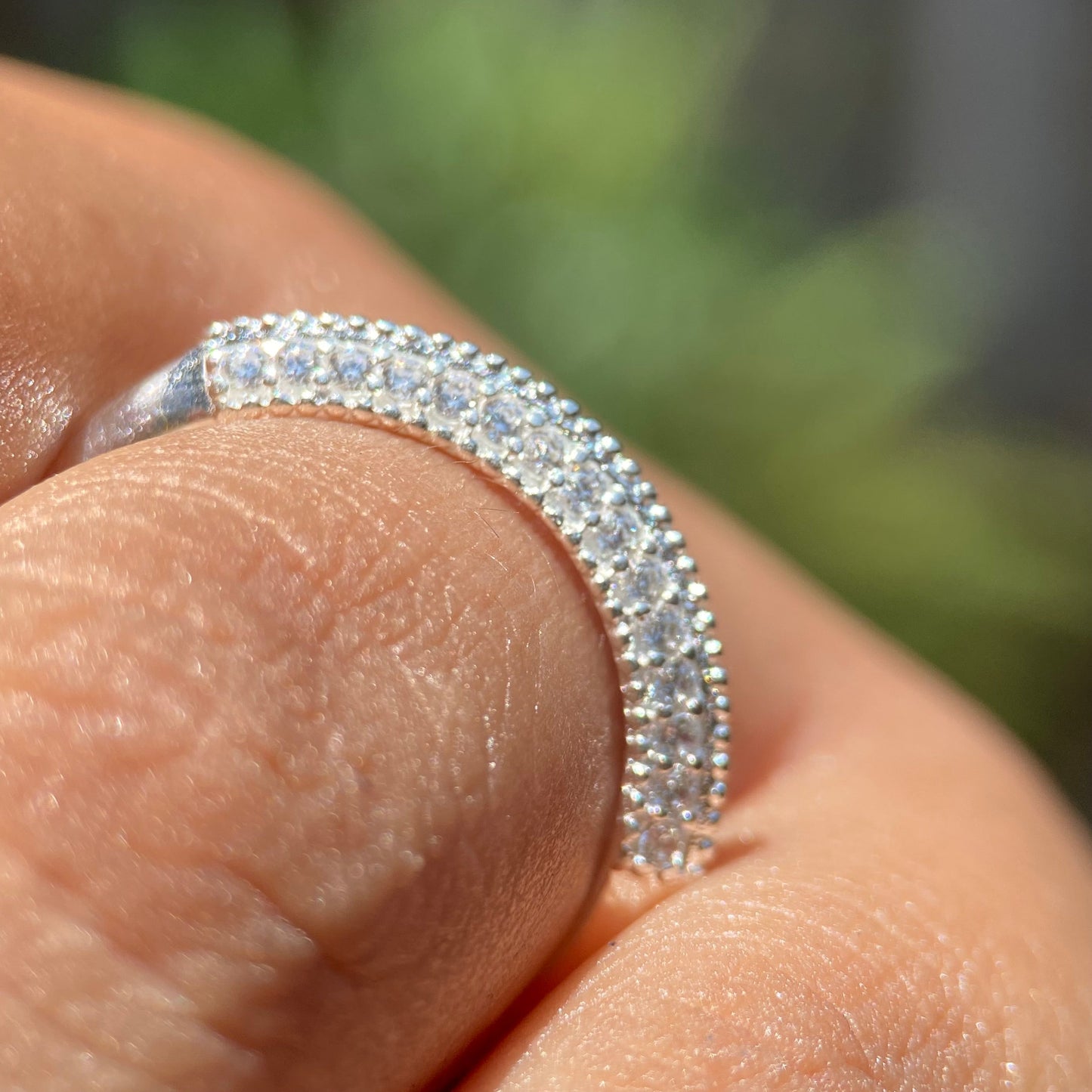 Anillo Elsie en Oro blanco 10k con Circonias