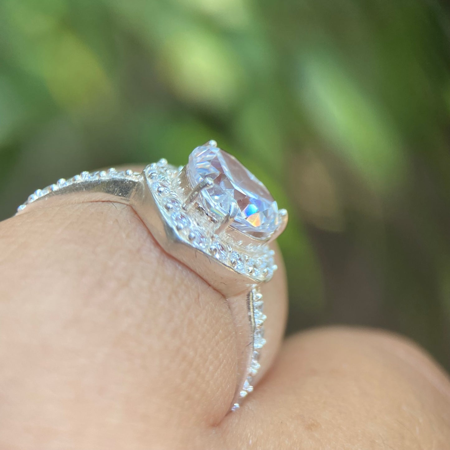 Anillo Love en Plata con Circonia