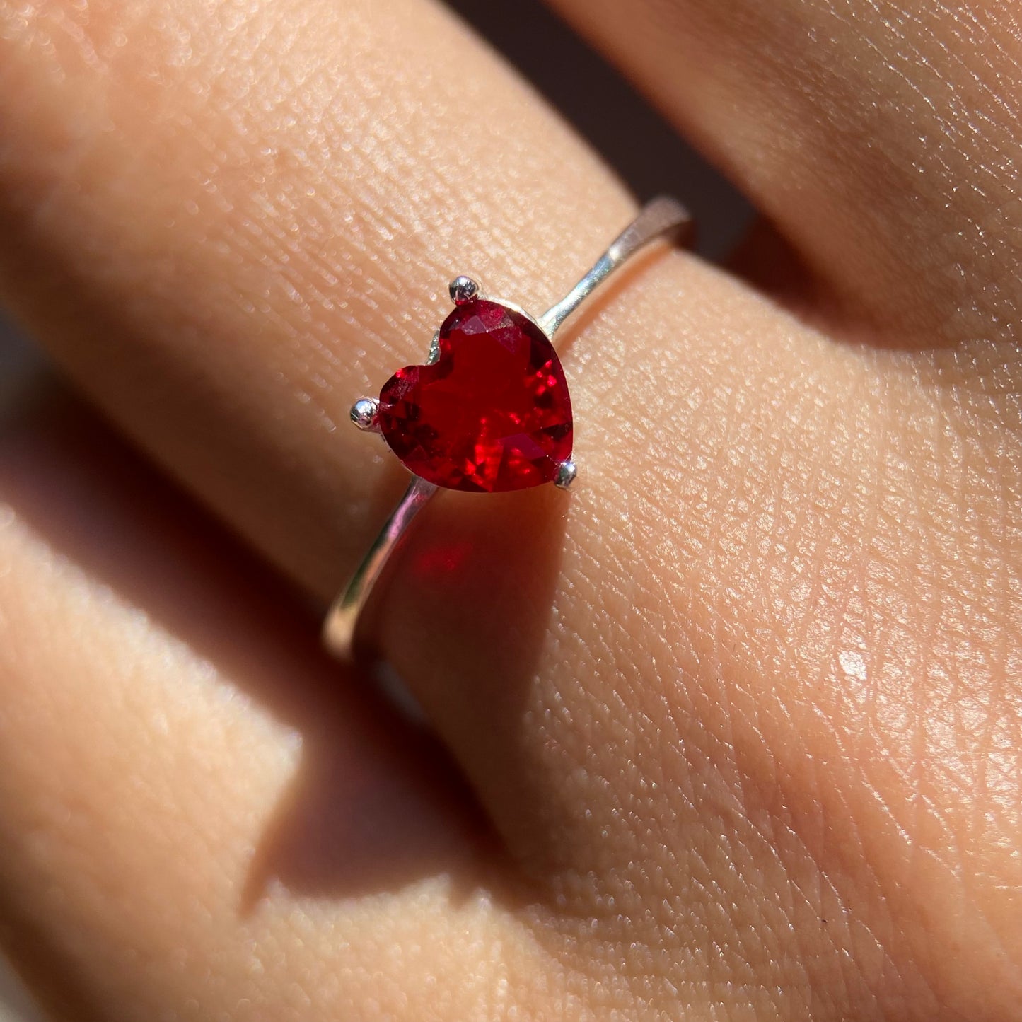 Anillo Zara en Plata con Circonia Roja