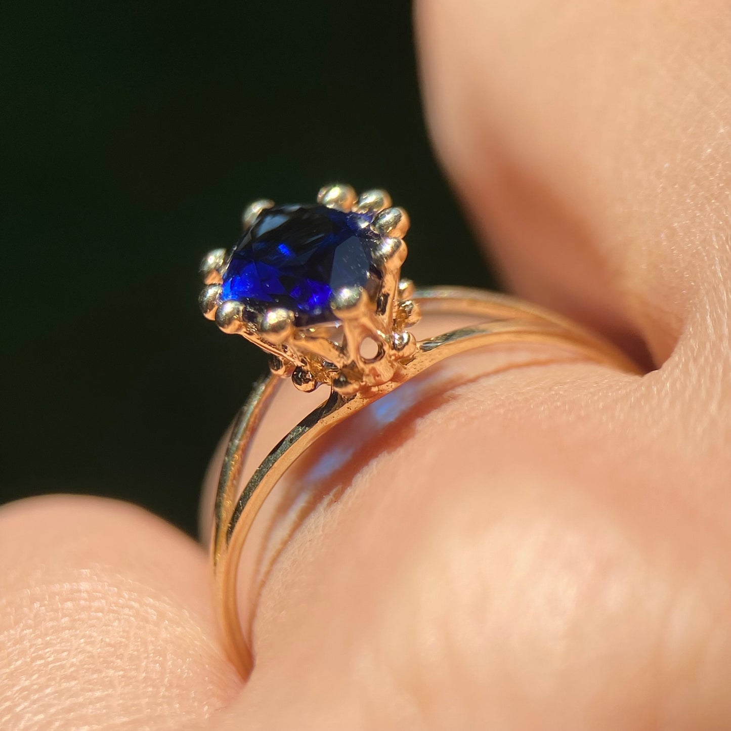 Anillo de Compromiso en Oro Amarillo de 10k con Circonia Azul Cod: MAN102