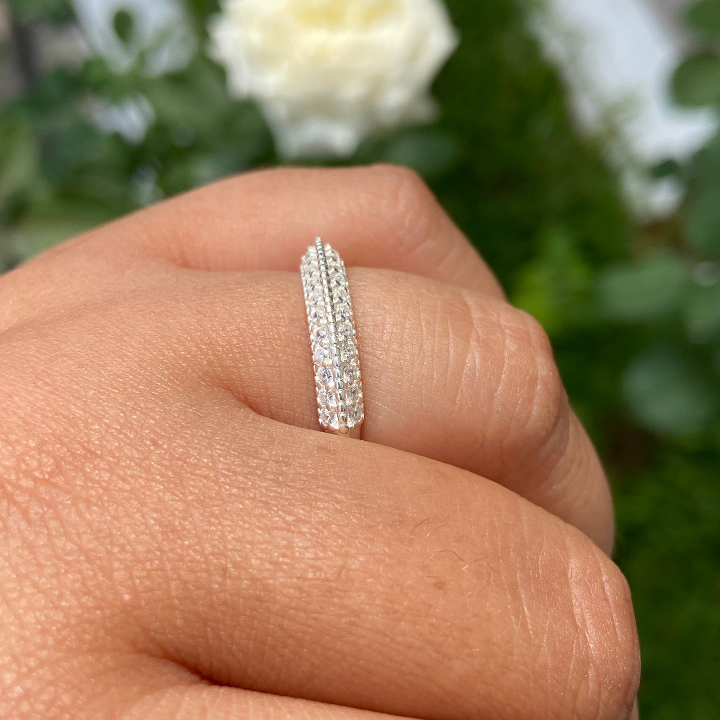 Anillo Elsie en Oro blanco 10k con Circonias