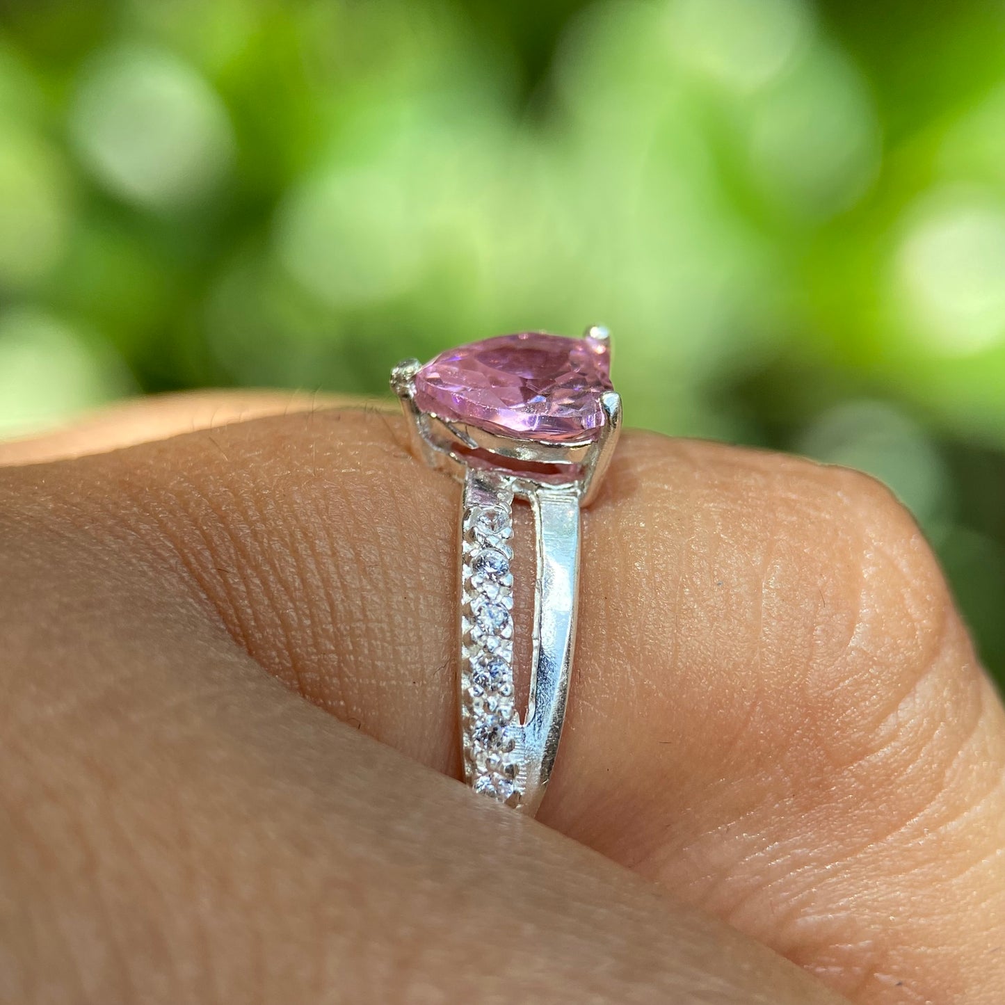 Anillo Annie en Plata con Circonia Rosa (No incluye estuche)