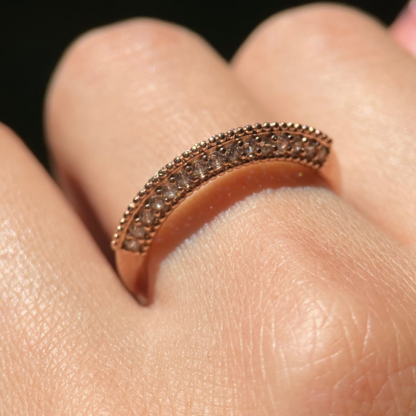 Anillo Elsie en Oro Rosa 18k con circonias