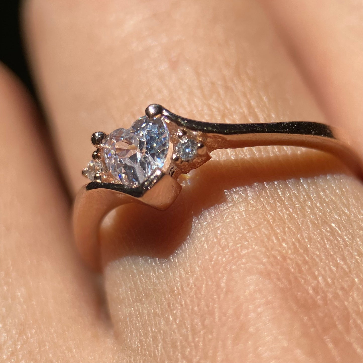Anillo Alice de Oro Rosa 18k con circonia