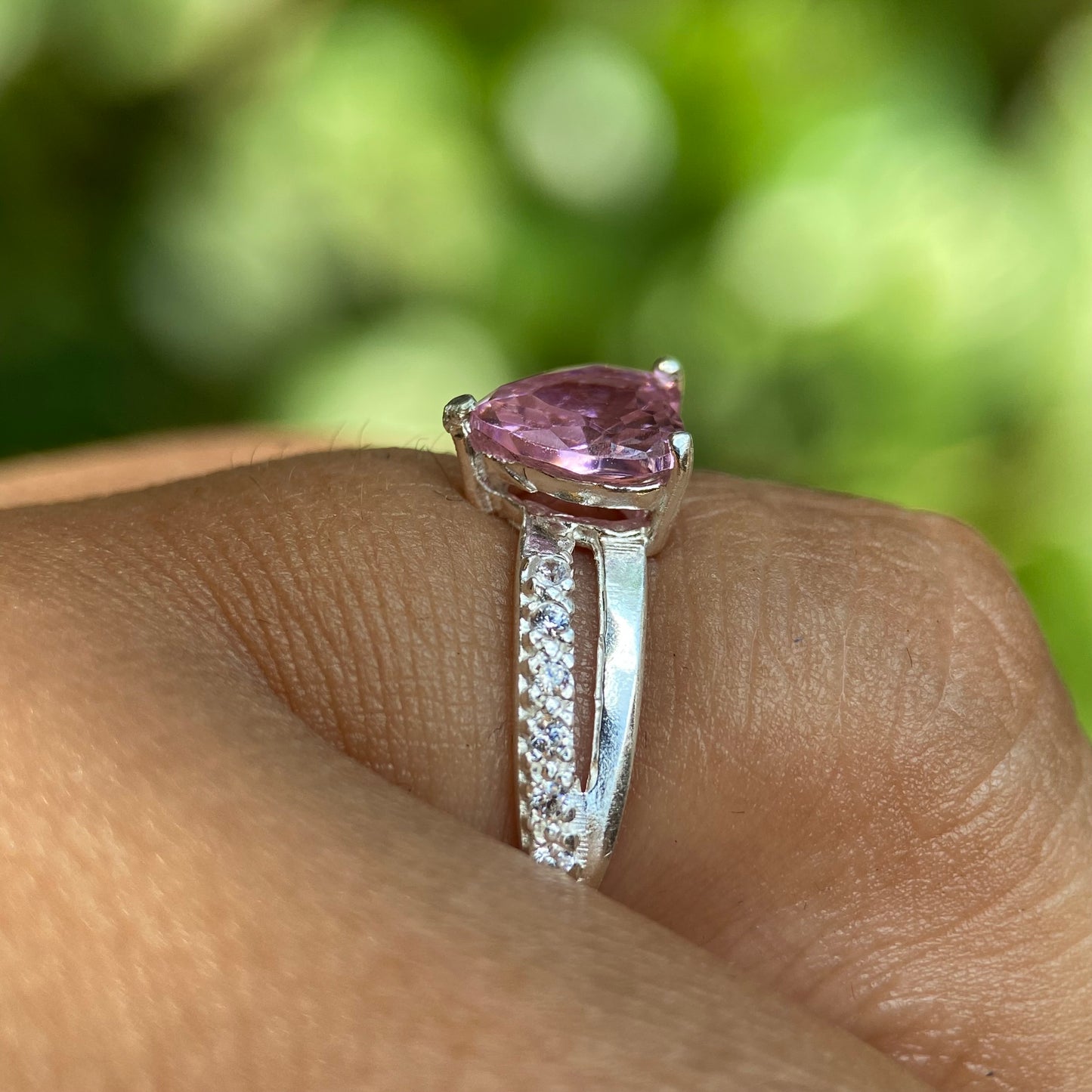 Anillo Annie en Plata con Circonia Rosa (No incluye estuche)