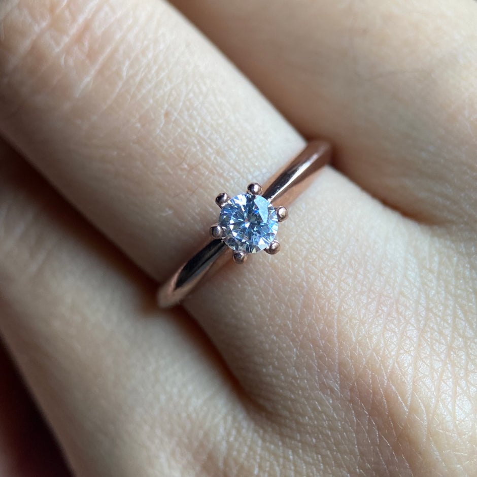 Anillo de compromiso en oro