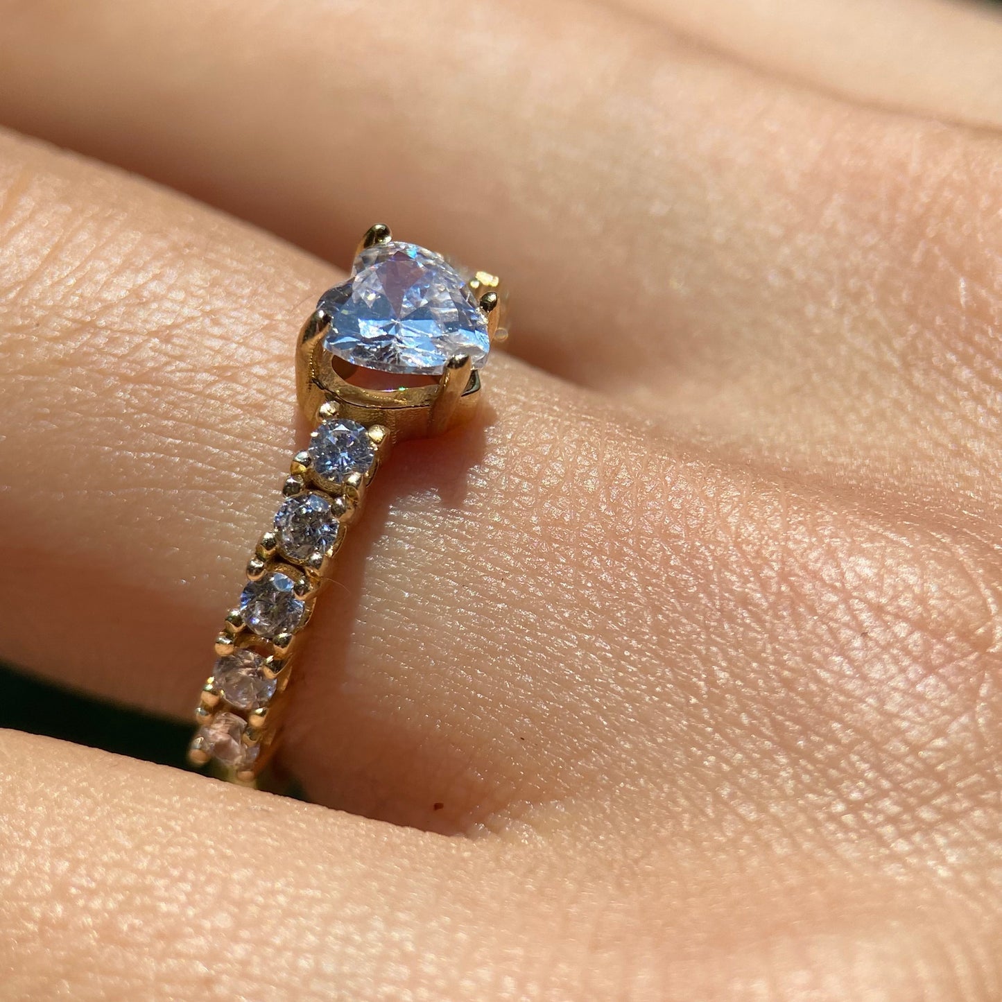 Anillo Amour en Oro .50 ct