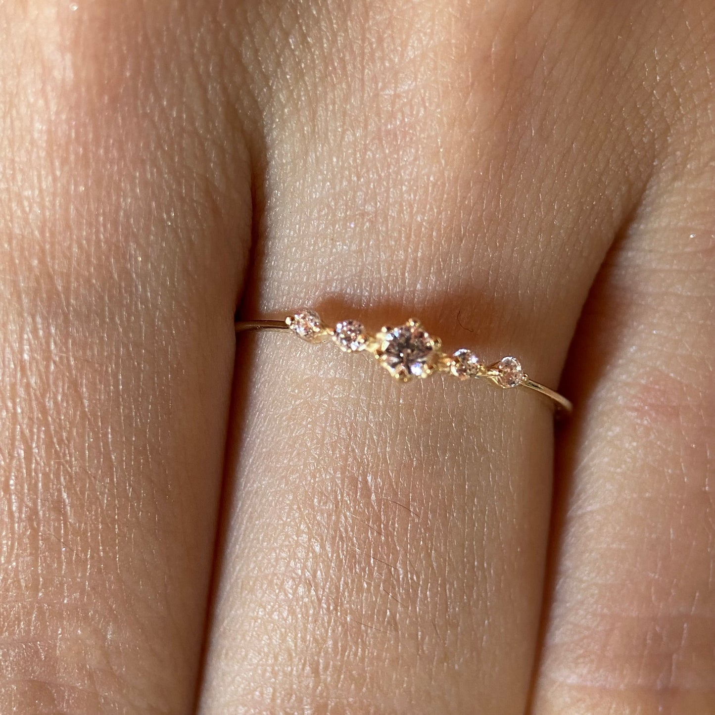 Anillo Ariana en Oro amarillo de 10k con Circonias