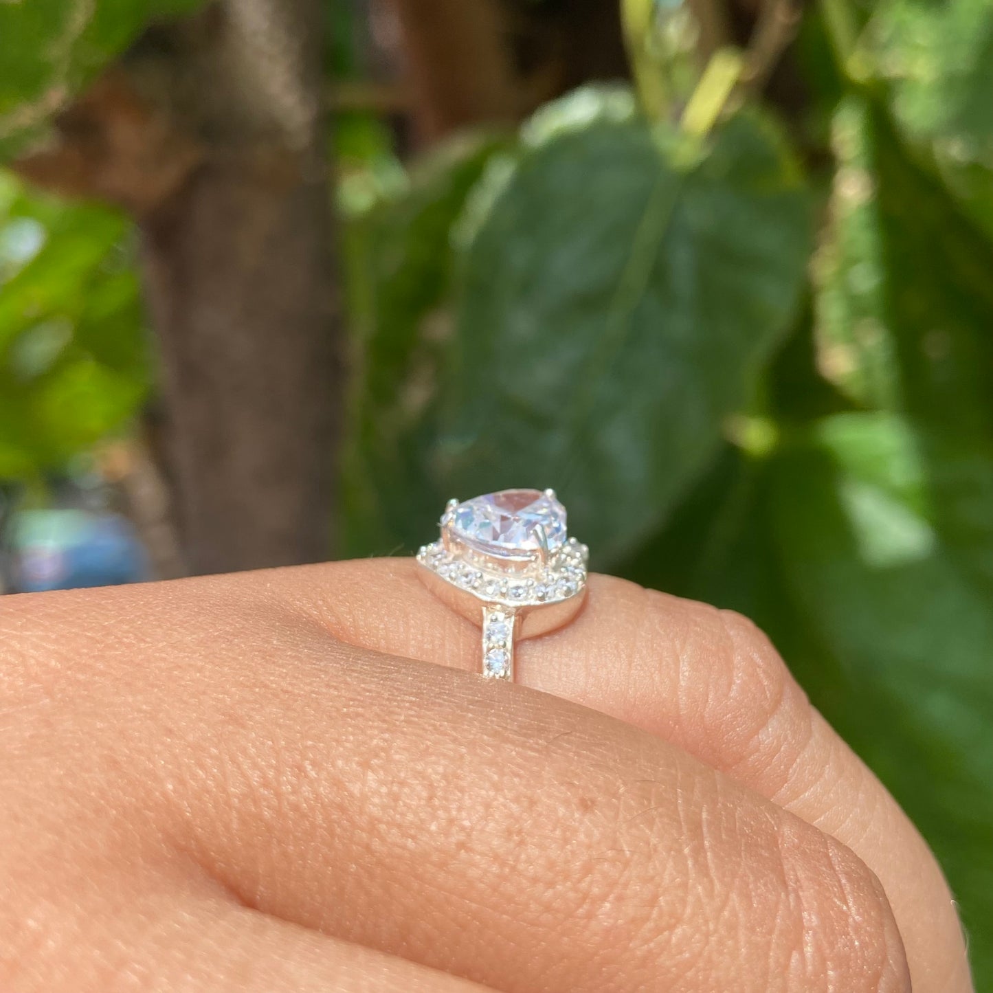 Anillo Love en Plata con Circonia
