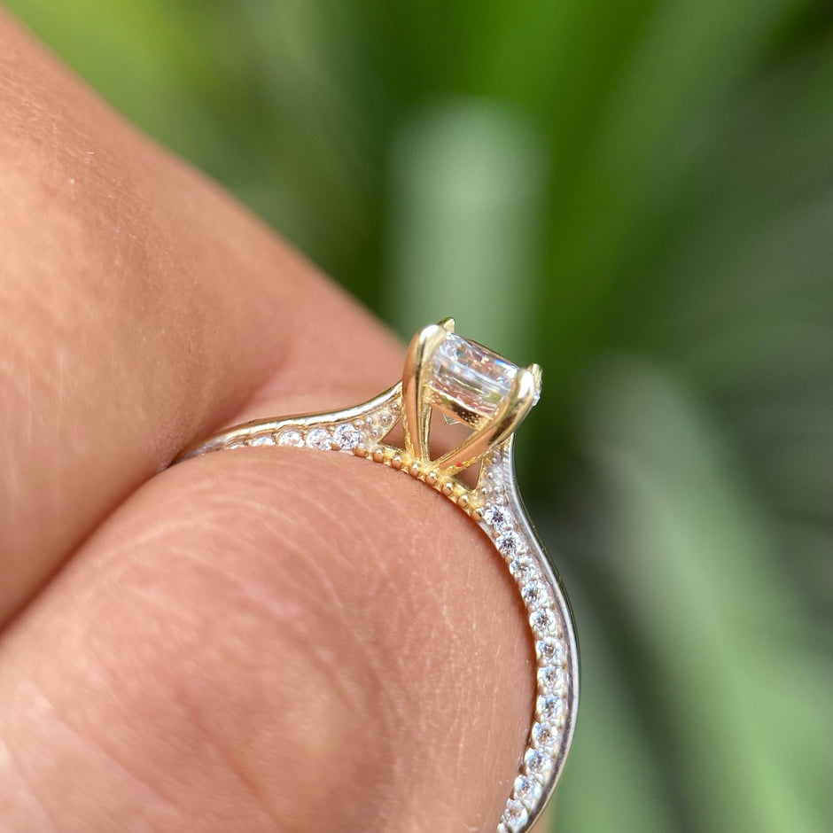 Anillo de compromiso en oro