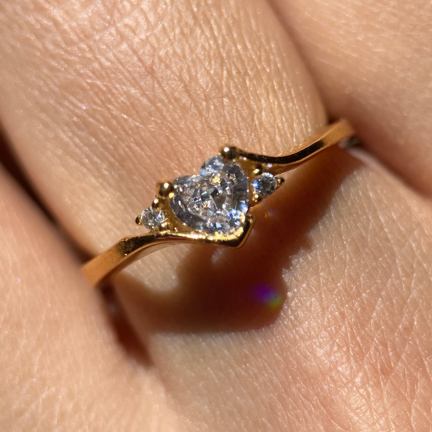Alice ring in 10k yellow gold with zircons
