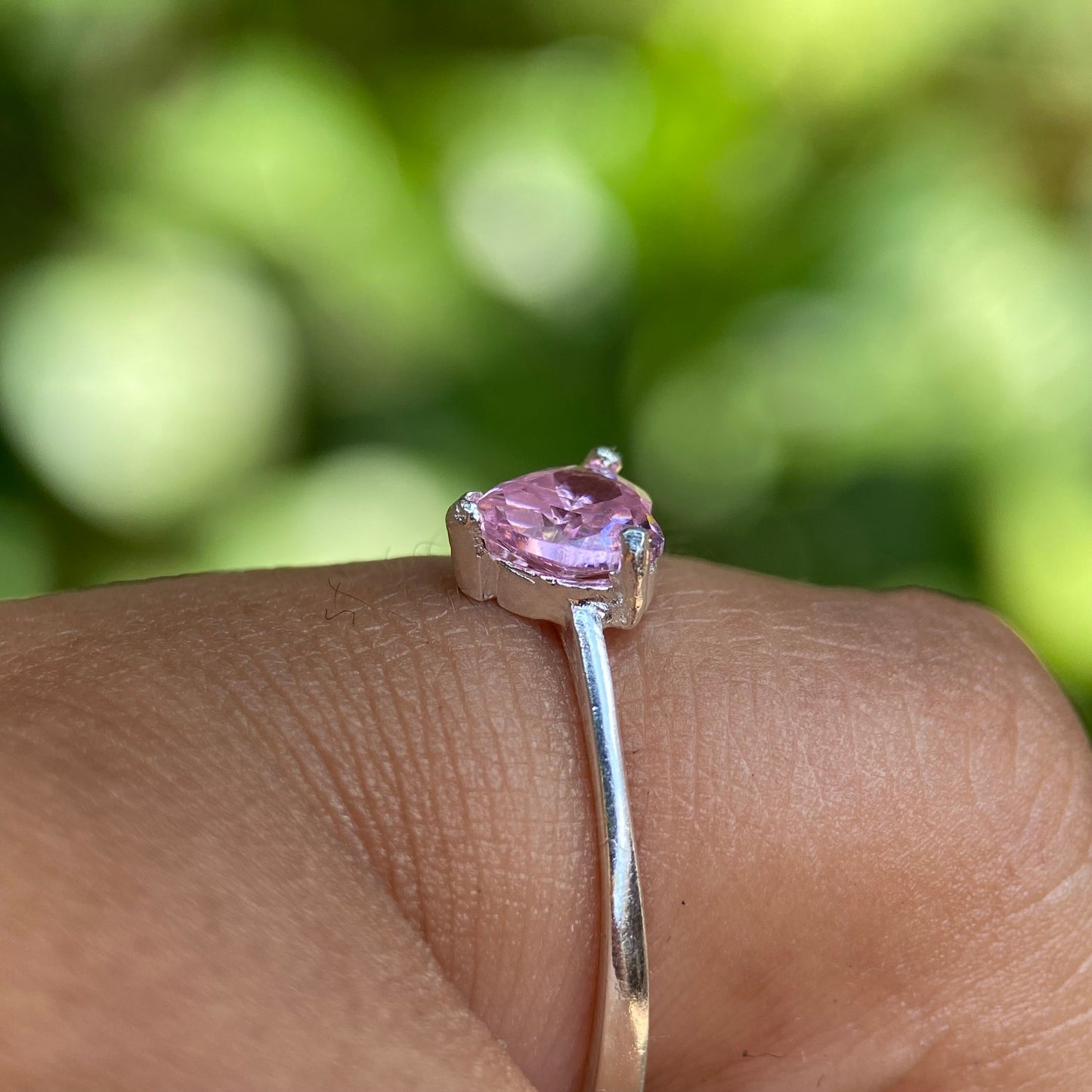 Anillo Zara en Oro blanco 14k con circonia rosa