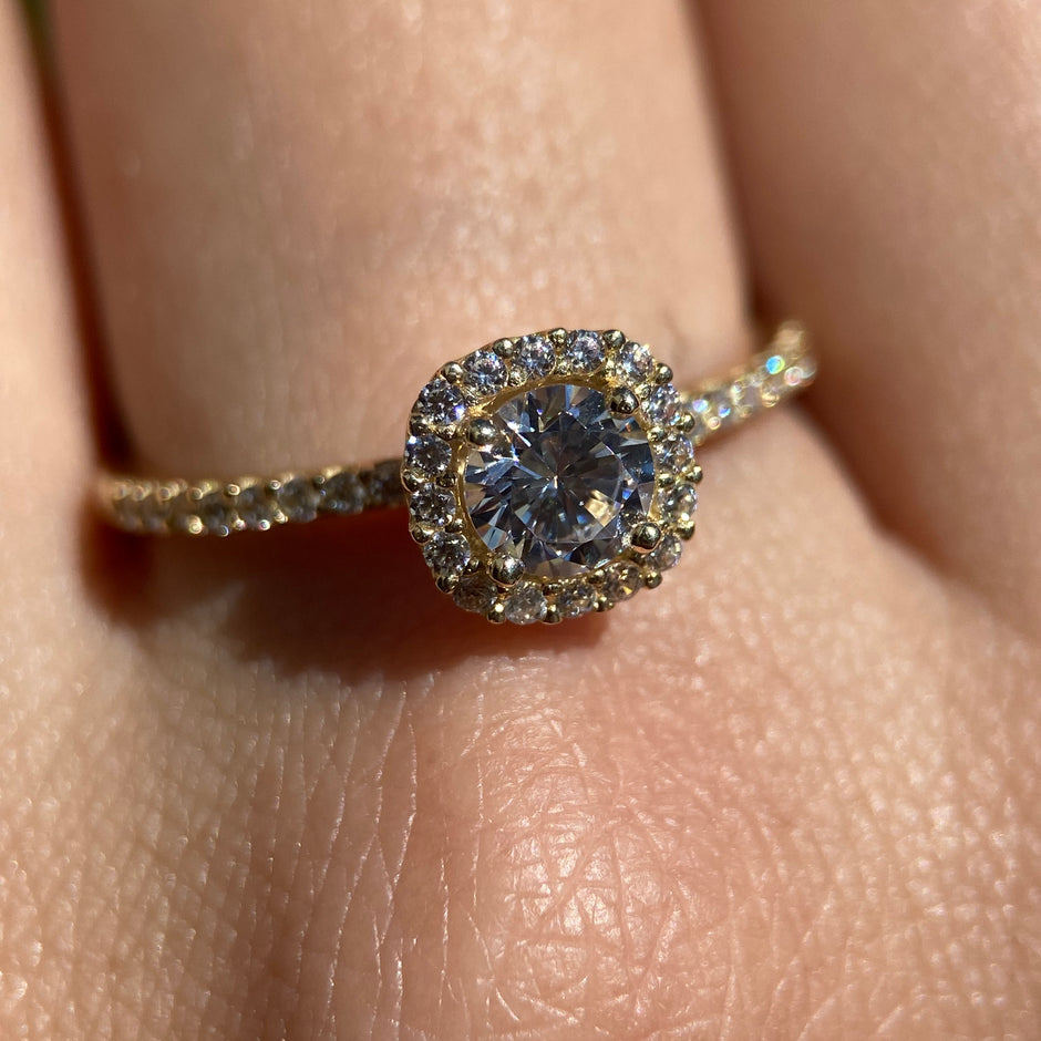 Anillo de compromiso en oro