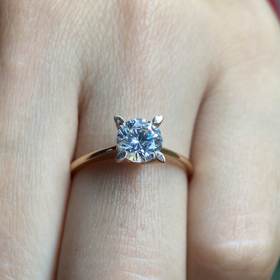 Anillo de compromiso en oro