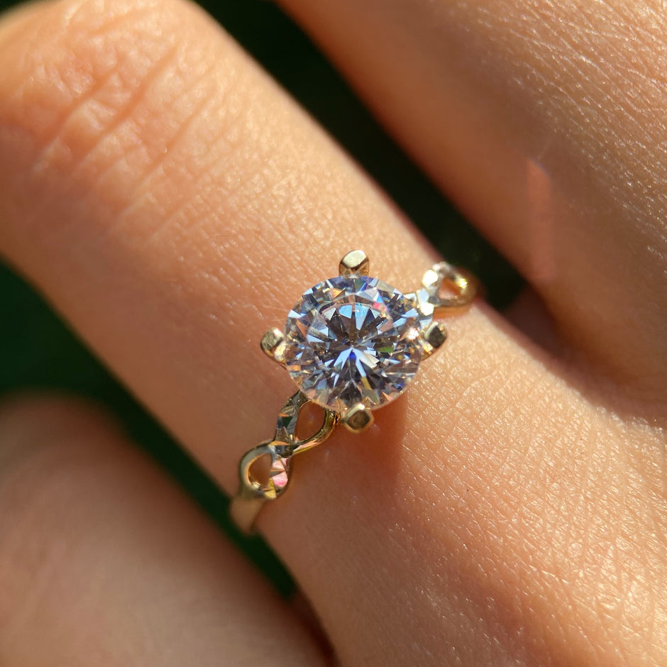 Anillo de compromiso en oro