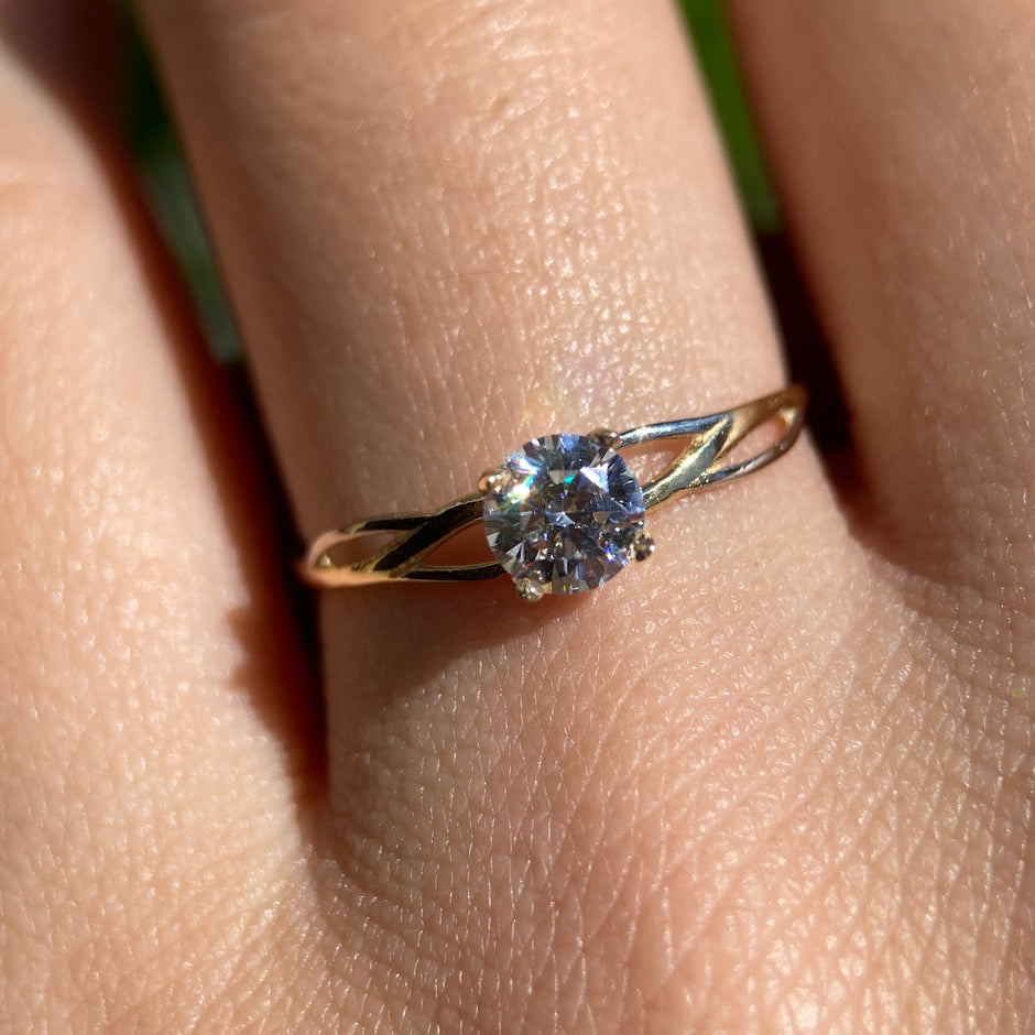 Anillo de compromiso en oro