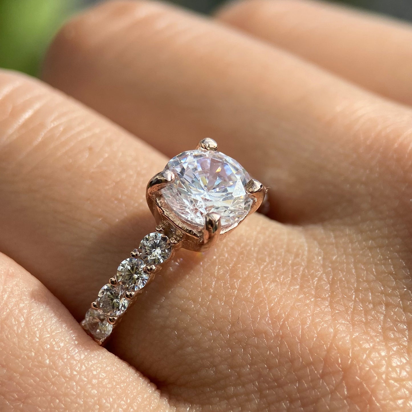 Anillo Cassie en Oro Rosa 14k con circonias