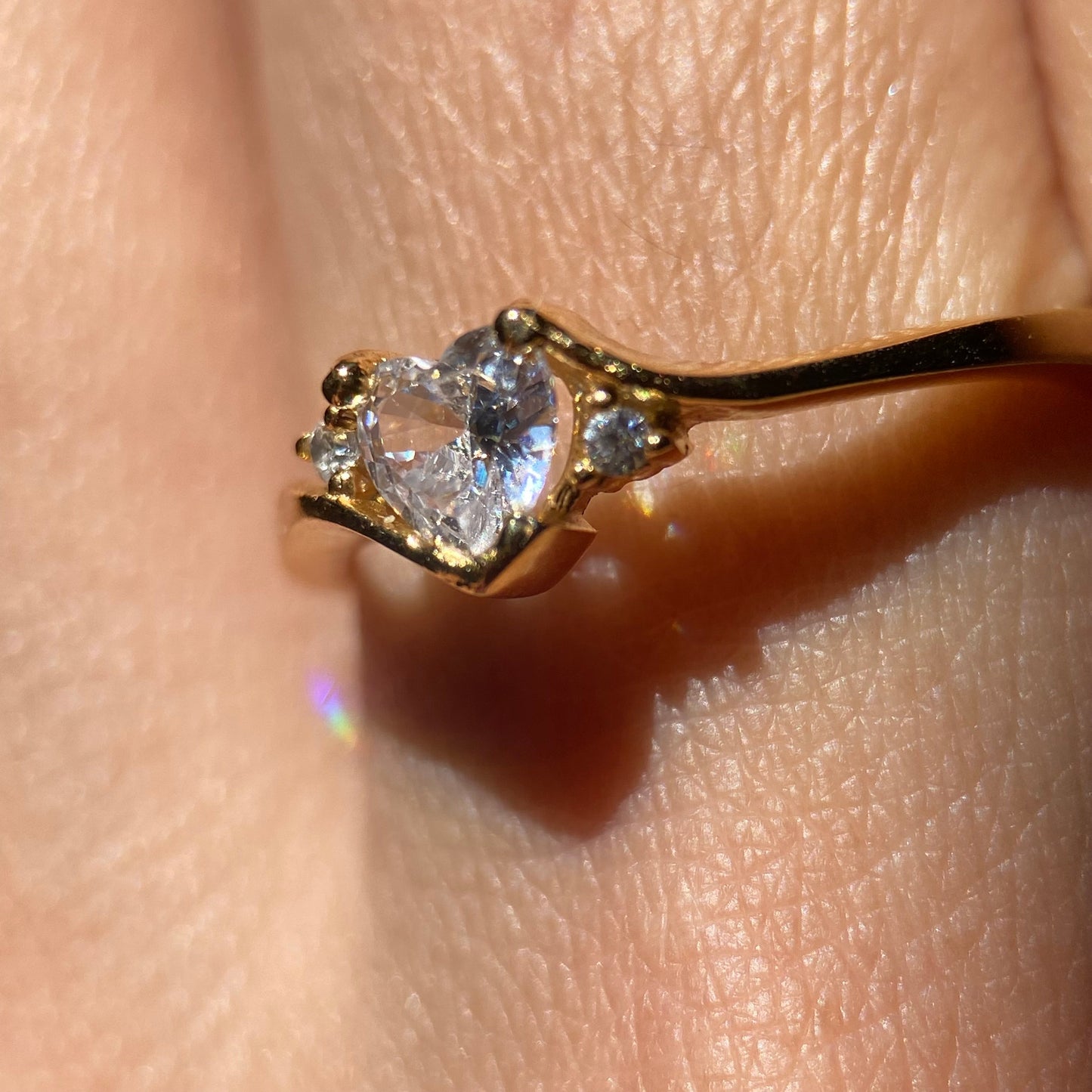 Alice ring in 10k yellow gold with zircons