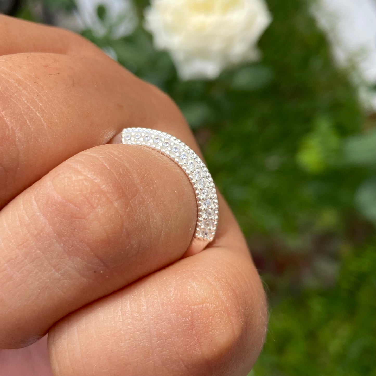 Anillo Elsie en Oro blanco 10k con Circonias