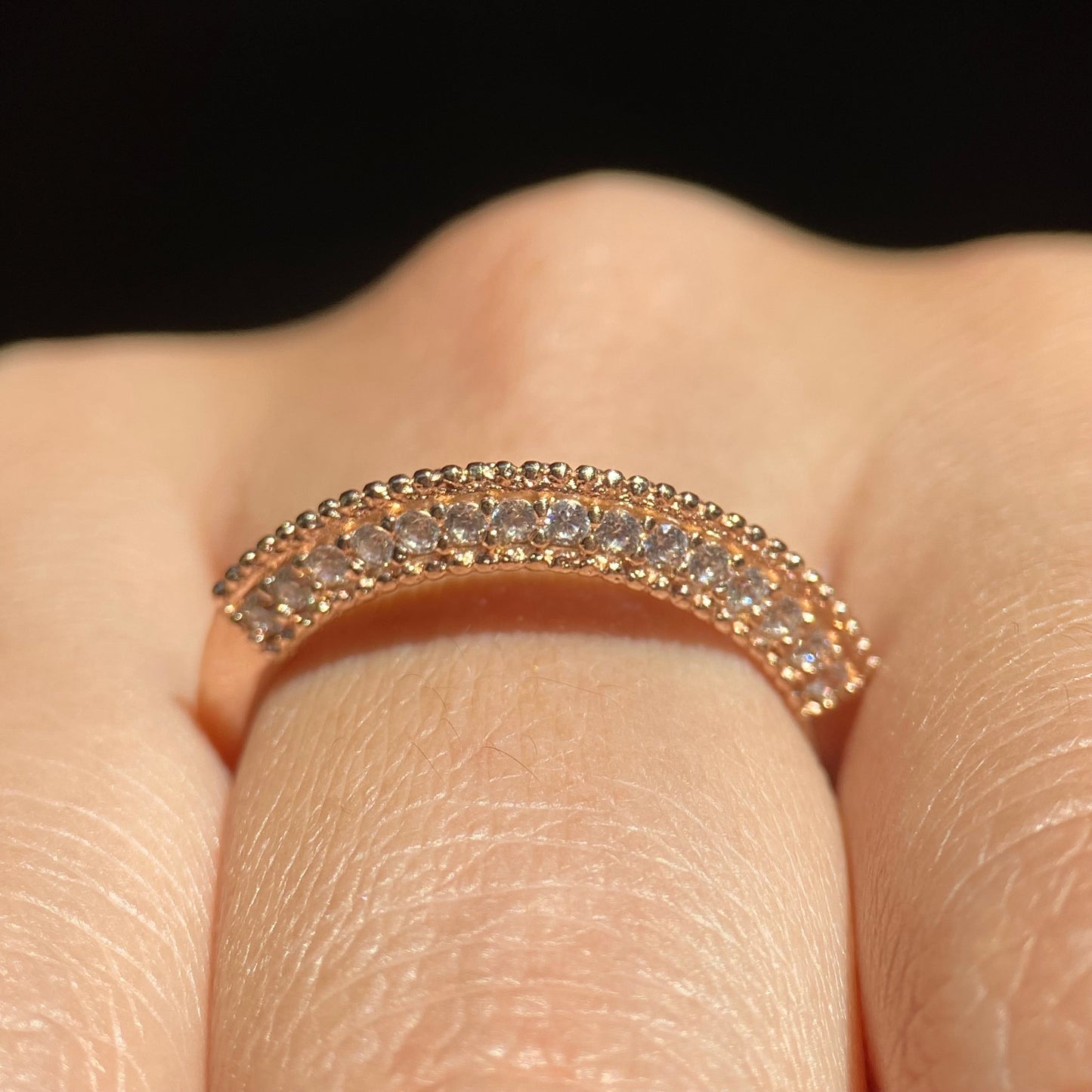 Anillo Elsie en Oro Rosa 10k con circonias