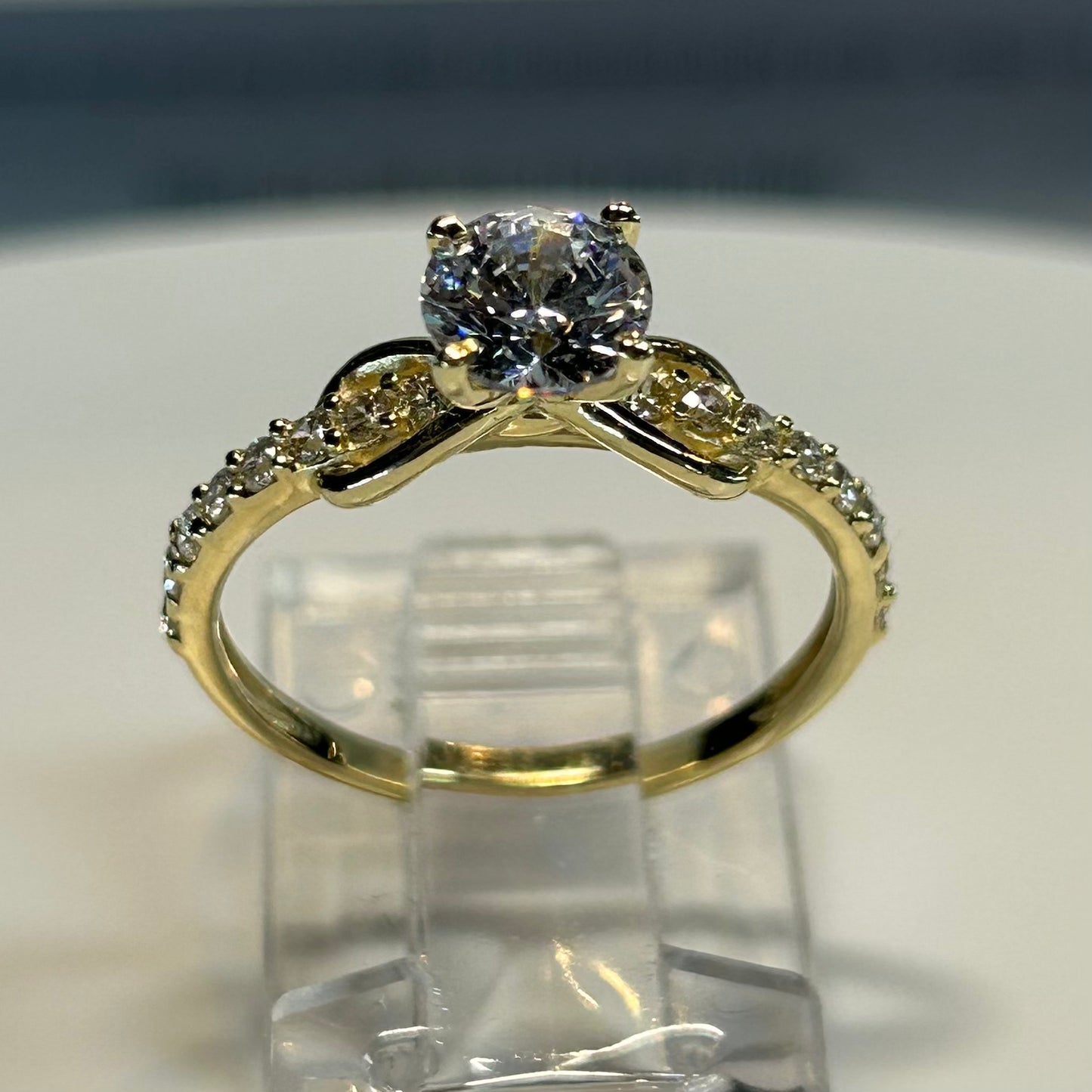 Anillo de compromiso en oro