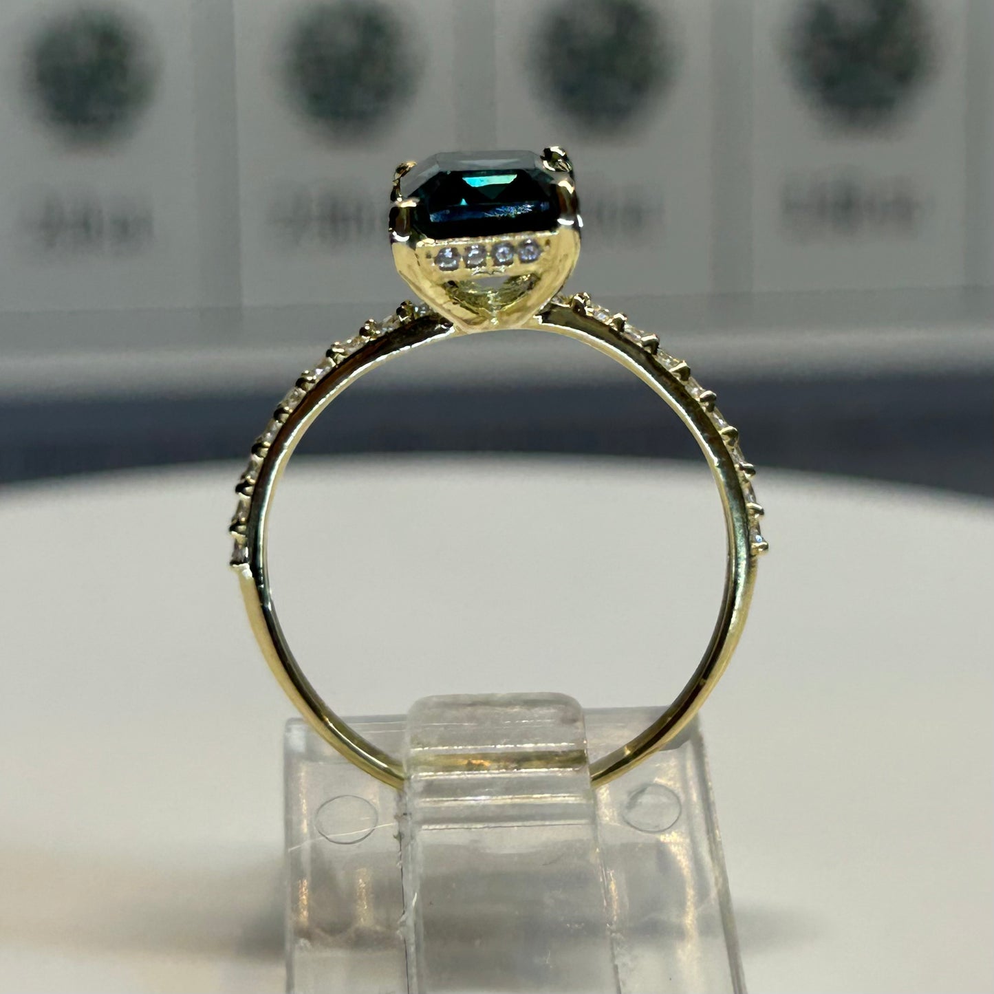 Anillo de compromiso en oro