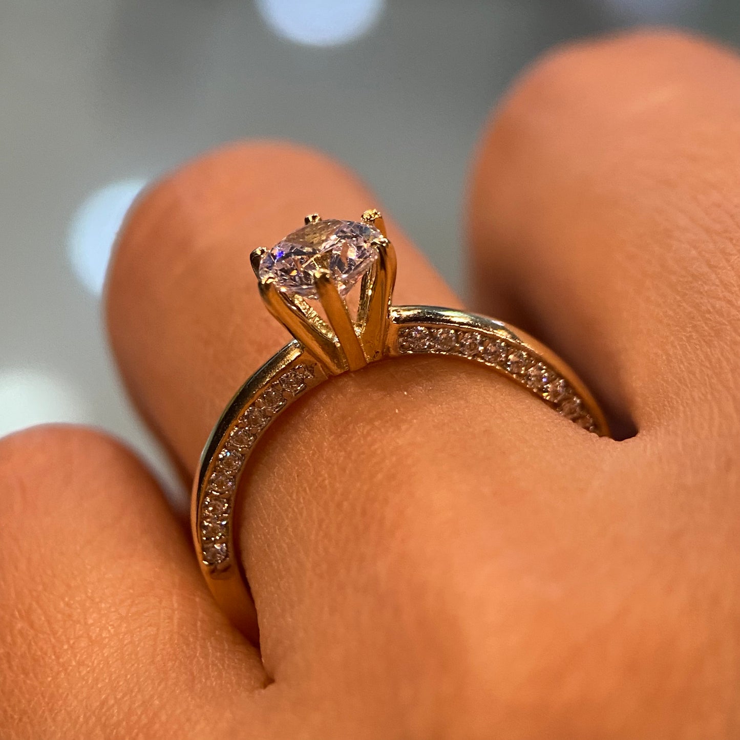 Anillo de compromiso en oro